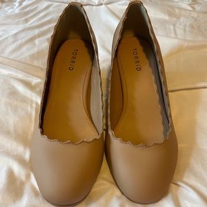 Never Worn - Torrid Tan Scallop Edge Heels - Round Toe
